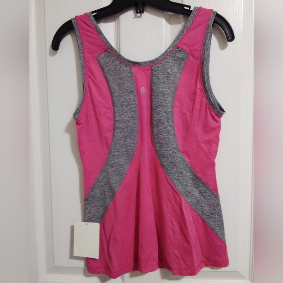 New Lululemon Run Recharge Tank - Picture 2 of 3